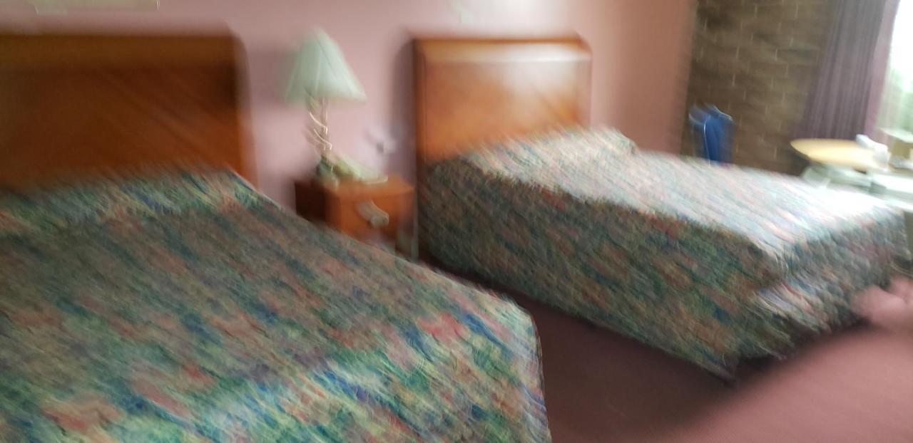 Plaza Inn Motel Calumet Park Bagian luar foto